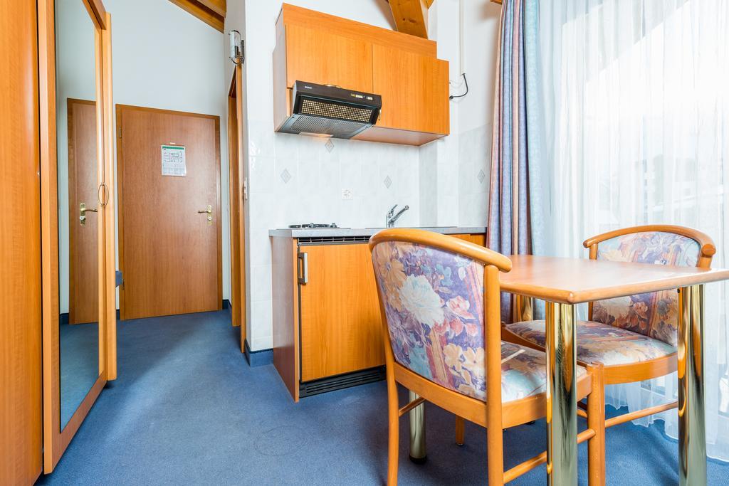 Hotel Alpenperle Saas Fee 외부 사진
