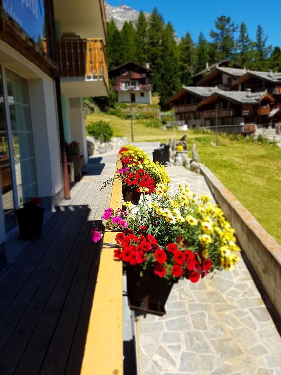 Hotel Alpenperle Saas Fee 외부 사진