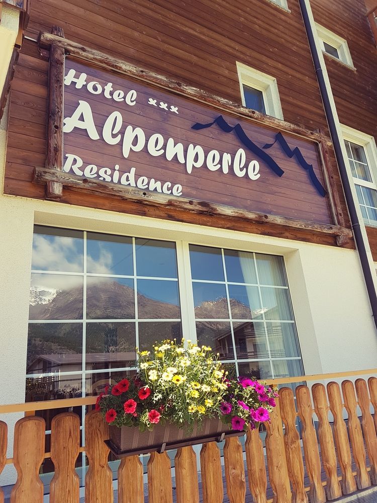 Hotel Alpenperle Saas Fee 외부 사진