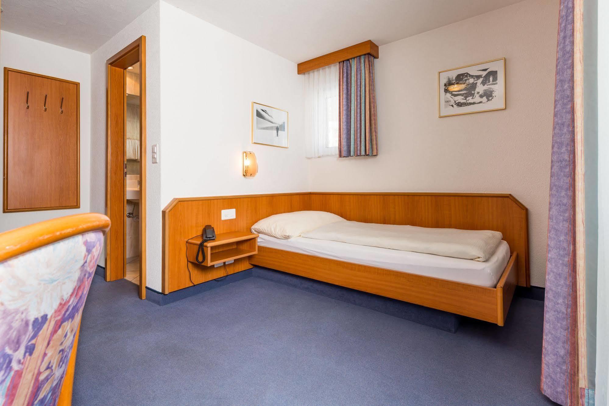 Hotel Alpenperle Saas Fee 외부 사진