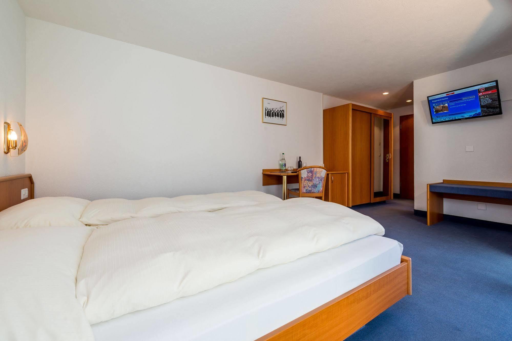Hotel Alpenperle Saas Fee 외부 사진