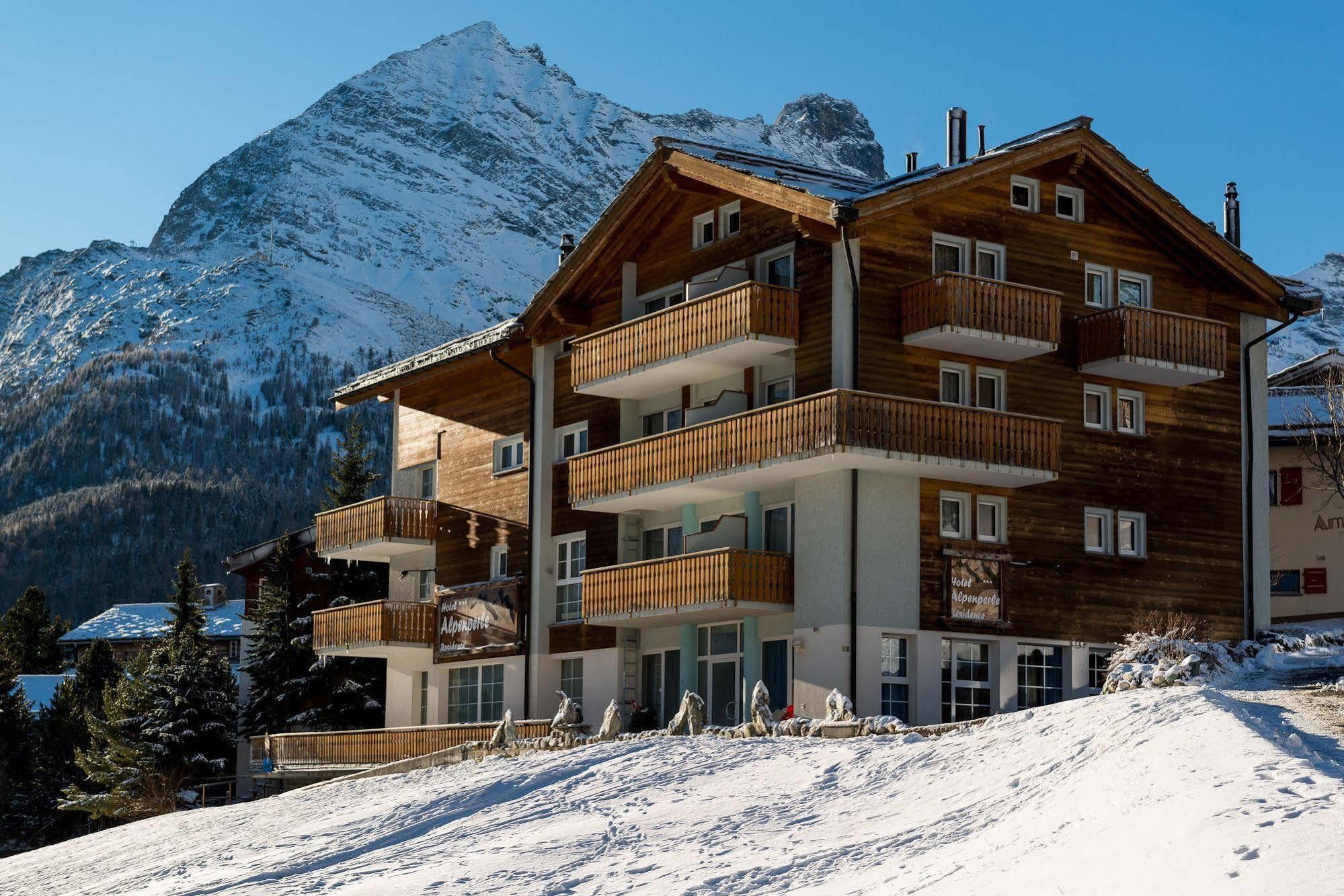 Hotel Alpenperle Saas Fee 외부 사진