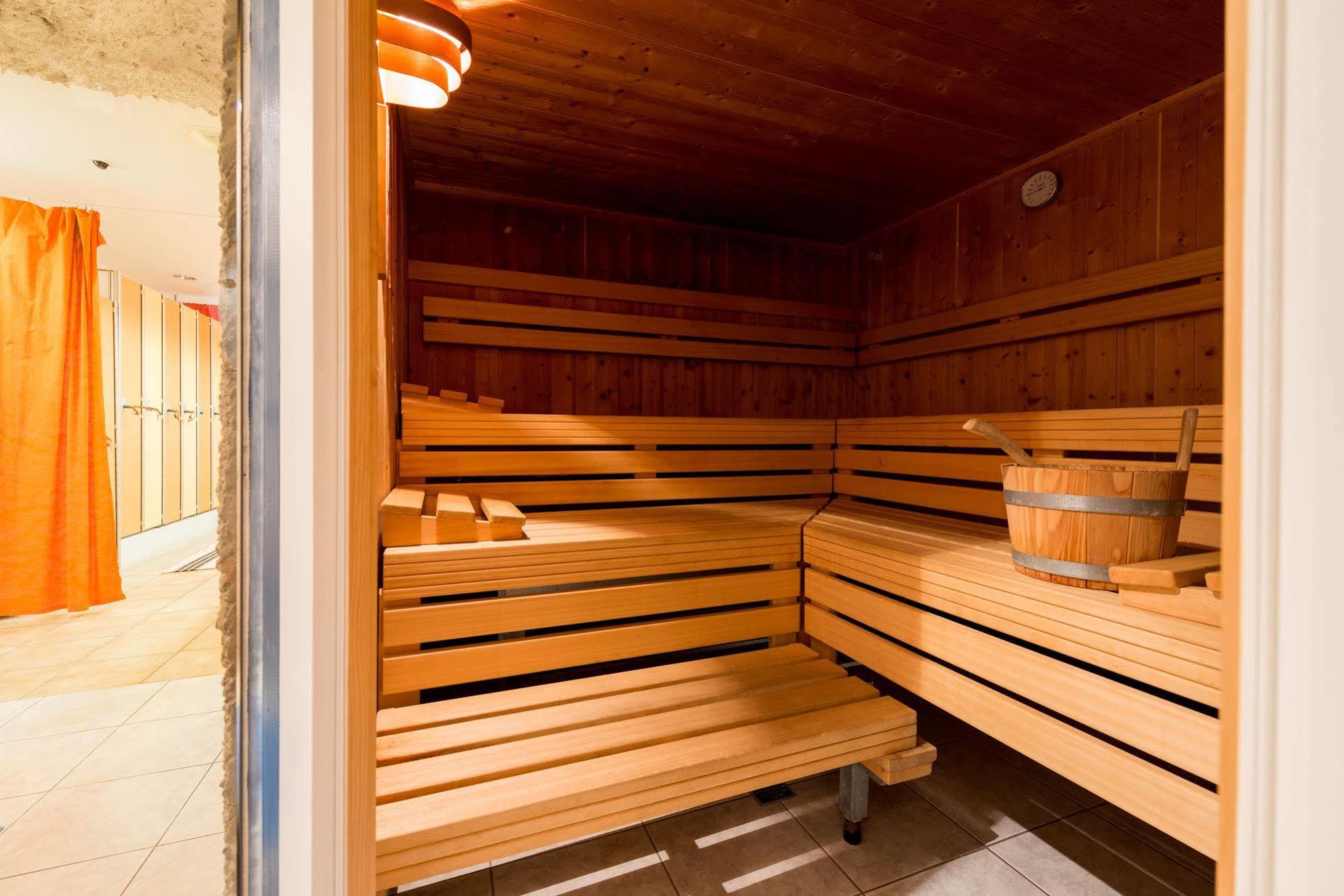 Hotel Alpenperle Saas Fee 외부 사진